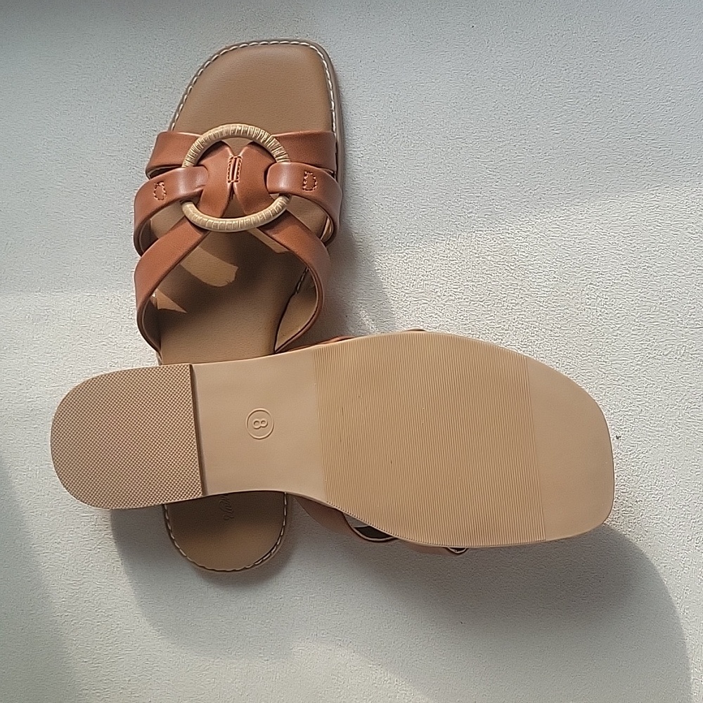 Universal Threads Sandle - Picture 2 of 2